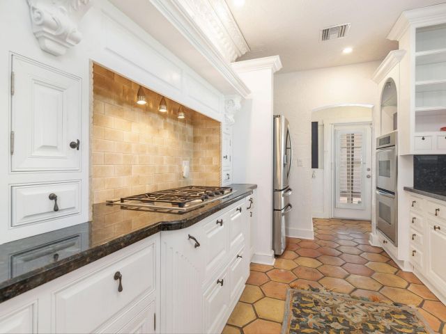 Home for rent at 222 Greenwood Drive - photo 6392717