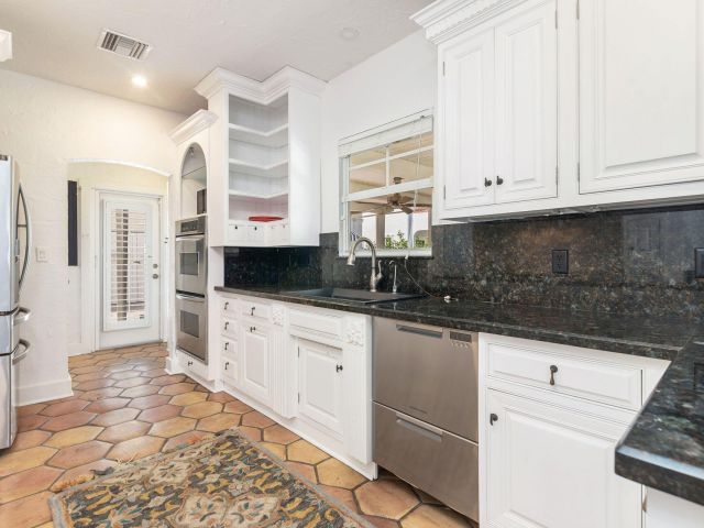 Home for rent at 222 Greenwood Drive - photo 6392718