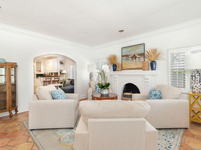 Home for rent at 222 Greenwood Drive - photo 6392722