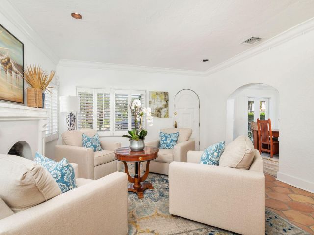 Home for rent at 222 Greenwood Drive - photo 6392723