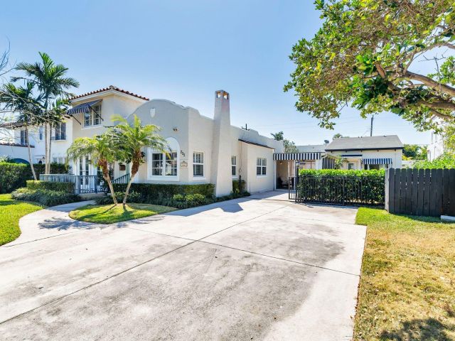 Home for rent at 222 Greenwood Drive - photo 6392725