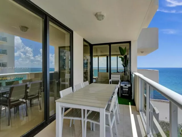 3-bedroom condo for sale in Miami Beach - 5757 Collins Ave 1605 - MondialRealty