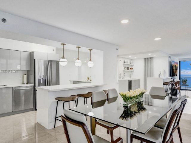 Apartment for sale  Unit #1605 - photo 6415700