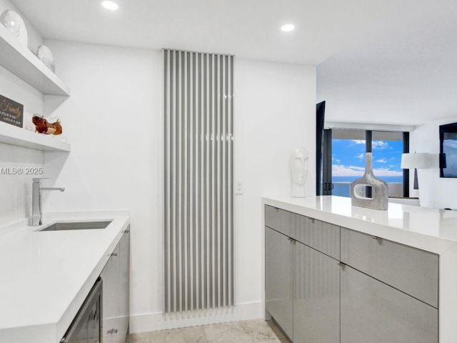 Apartment for sale  Unit #1605 - photo 6415701