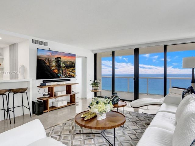 Apartment for sale  Unit #1605 - photo 6415707