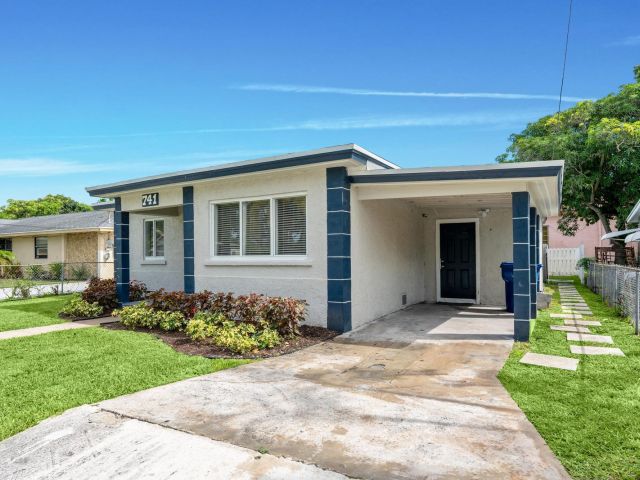 Home for sale at 741 W 10th Street - photo 6384638