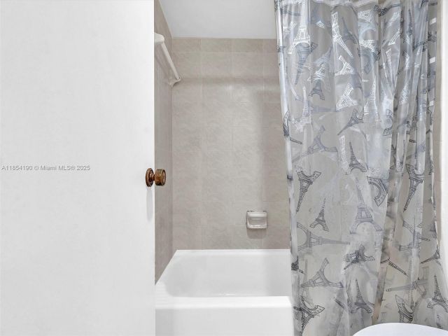 Apartment for sale  Unit #1025 - photo 6384953