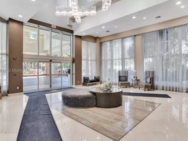 2-bedroom condo for sale in Aventura - 3370 Hidden Bay Dr 812 - MondialRealty