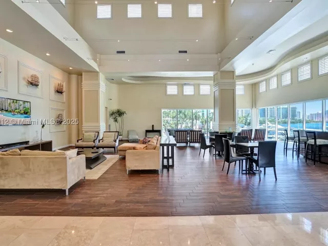 2-bedroom condo for sale in Aventura - 3370 Hidden Bay Dr 812 - MondialRealty
