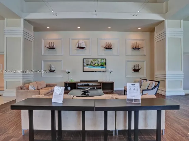 2-bedroom condo for sale in Aventura - 3370 Hidden Bay Dr 812 - MondialRealty