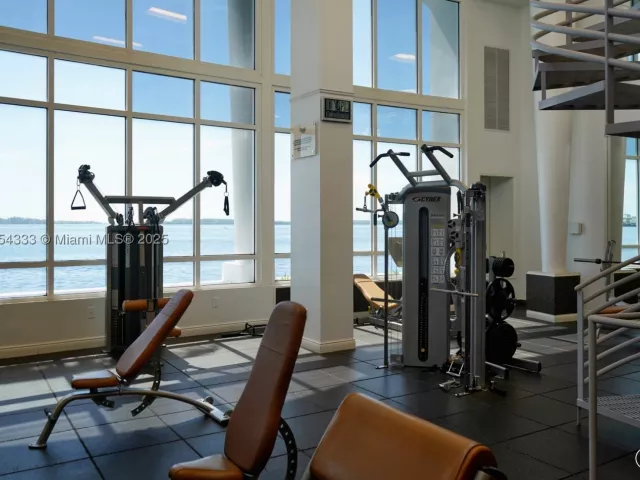2-bedroom condo for rent in Miami - 848 Brickell Key Dr 306 - MondialRealty