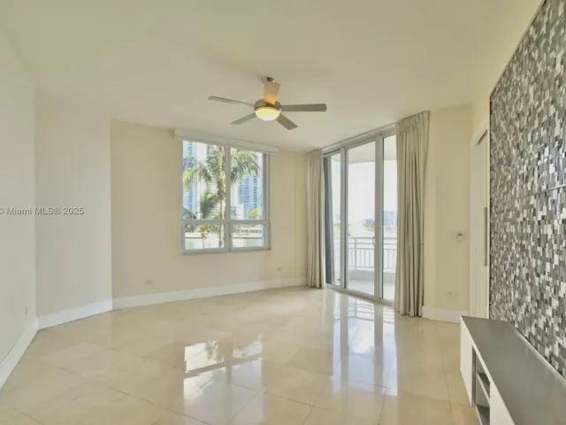 2-bedroom condo for rent in Miami - 848 Brickell Key Dr 306 - MondialRealty