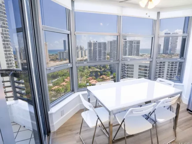 2-bedroom condo for sale in Aventura - 3530 Mystic Pointe Dr 2509 - MondialRealty