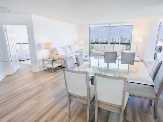 2-bedroom condo for sale in Aventura - 3530 Mystic Pointe Dr 2509 - MondialRealty