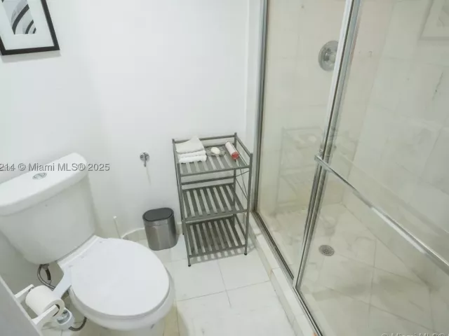 2-bedroom condo for sale in Aventura - 3530 Mystic Pointe Dr 2509 - MondialRealty