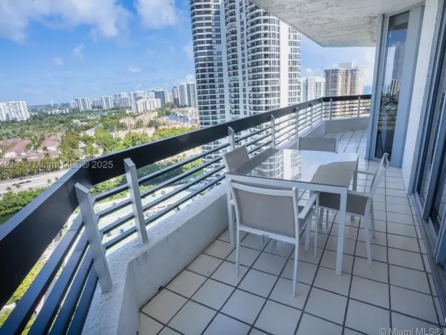 2-bedroom condo for sale in Aventura - 3530 Mystic Pointe Dr 2509 - MondialRealty