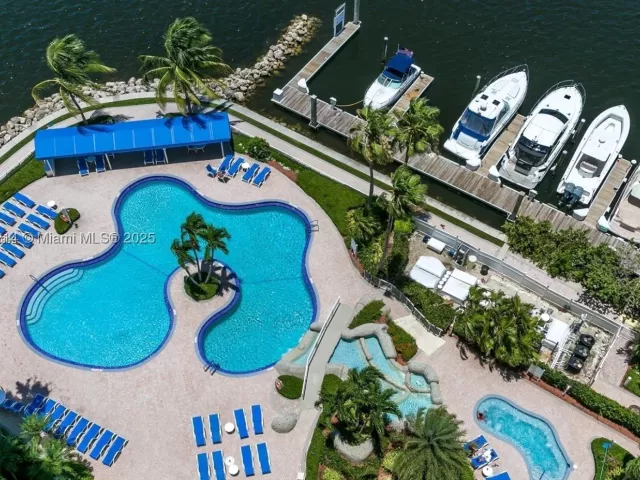 2-bedroom condo for sale in Aventura - 3530 Mystic Pointe Dr 2509 - MondialRealty