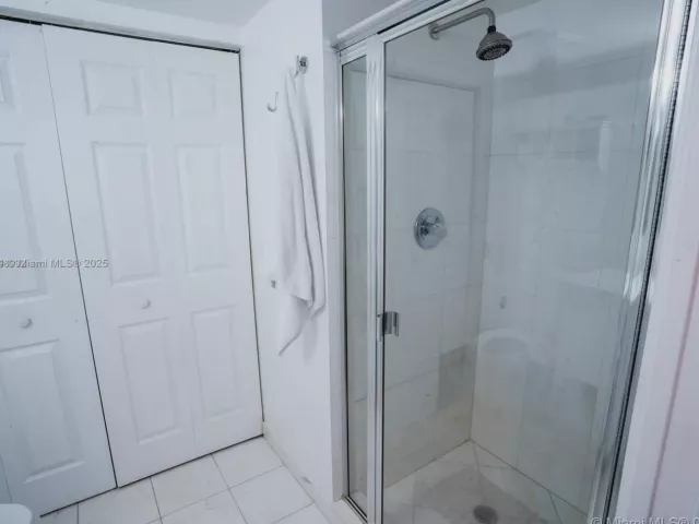 2-bedroom condo for sale in Aventura - 3530 Mystic Pointe Dr 2509 - MondialRealty