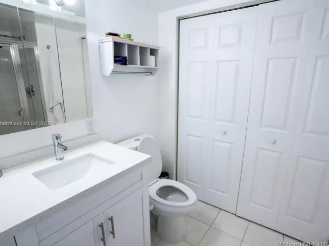 2-bedroom condo for sale in Aventura - 3530 Mystic Pointe Dr 2509 - MondialRealty