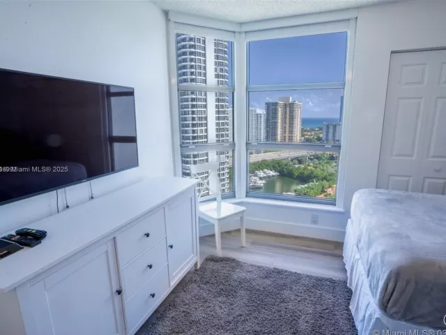 2-bedroom condo for sale in Aventura - 3530 Mystic Pointe Dr 2509 - MondialRealty