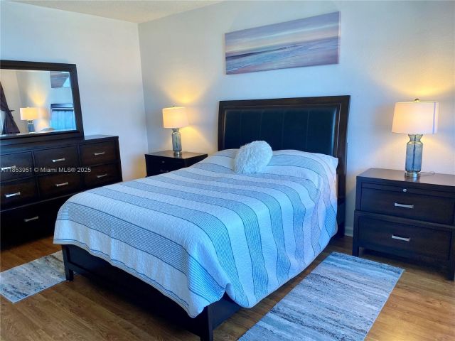 1-bedroom condo for rent in Hollywood - 2501 S Ocean Dr 828 - MondialRealty