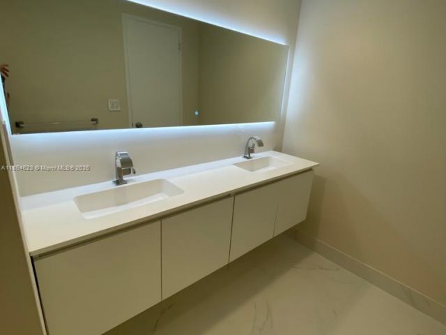 Apartment for rent  Unit #10F - photo 6936469