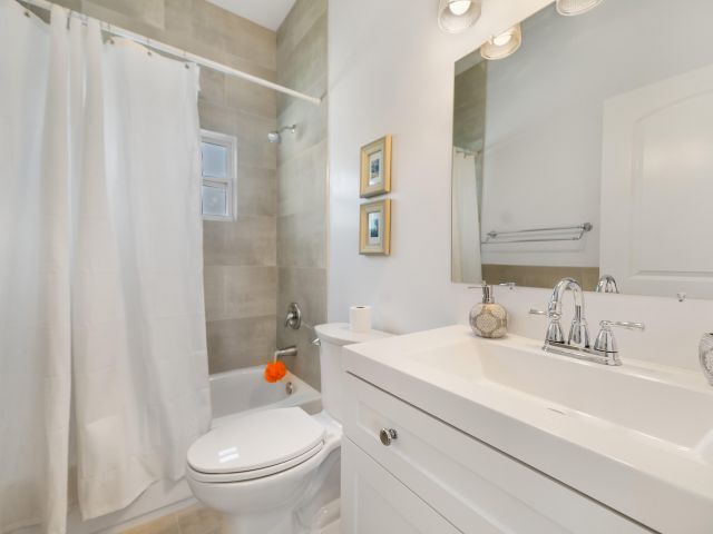 Home for rent at 602 NW 1st Street - photo 6392059