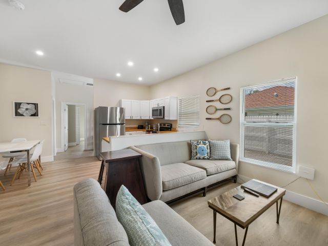 Home for rent at 602 NW 1st Street - photo 6392063