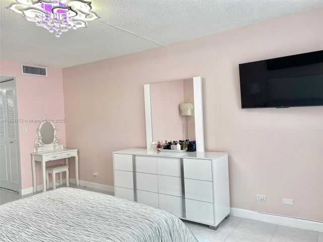 Apartment for sale  Unit #615 - photo 7491121