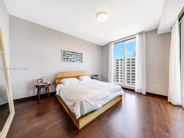 1-bedroom condo for sale in Miami - 901 Brickell Key Blvd 3002 - MondialRealty