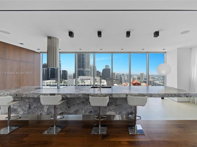 Apartment for sale  Unit #4401 - photo 6429075