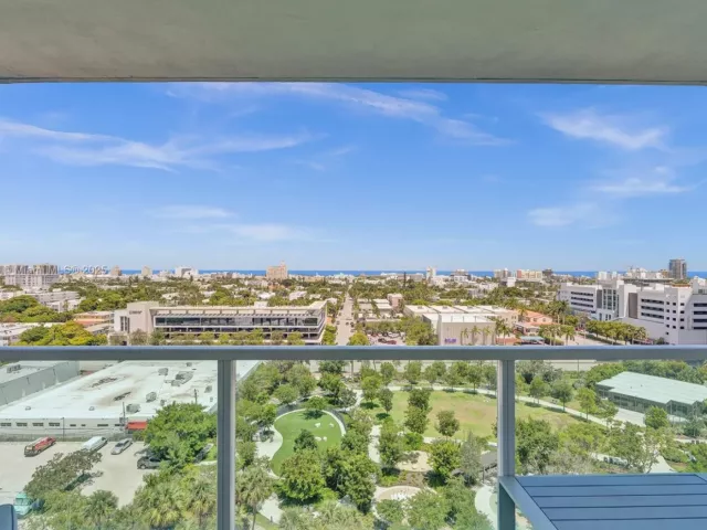 3-bedroom condo for sale in Miami Beach - 650 West Ave 1408 - MondialRealty