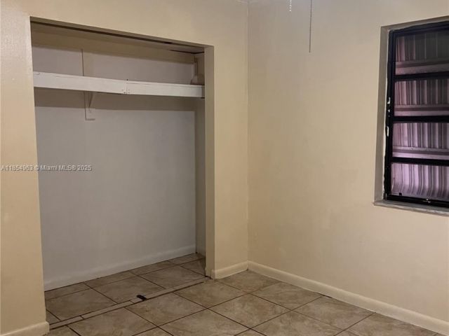 3-bedroom home for rent in Hollywood - 6150 Dawson St 0 - MondialRealty