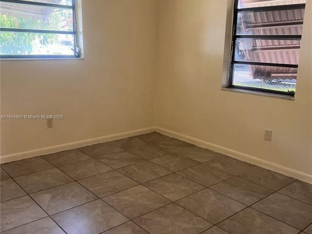 3-bedroom home for rent in Hollywood - 6150 Dawson St 0 - MondialRealty