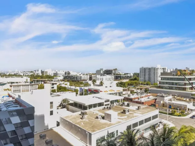 2-bedroom condo for sale in Miami Beach - 1800 Sunset Harbour Dr 1003 - MondialRealty