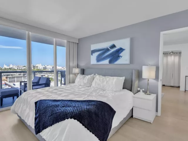 2-bedroom condo for sale in Miami Beach - 1800 Sunset Harbour Dr 1003 - MondialRealty