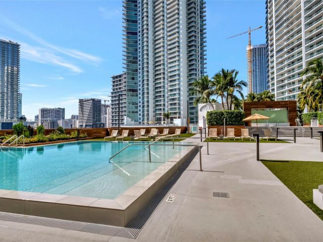 Apartment for sale  Unit #1703 - photo 6417499