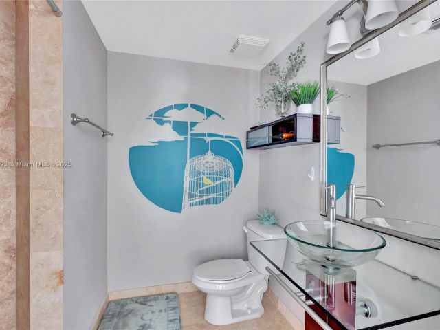 Apartment for sale  Unit #1703 - photo 6417503