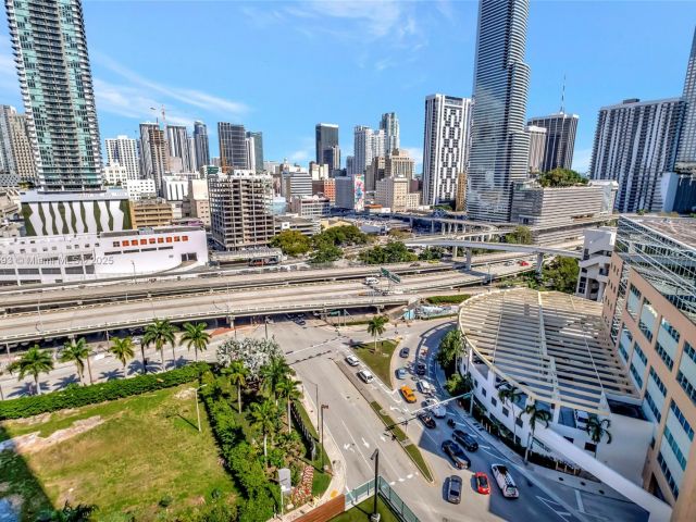 Apartment for sale  Unit #1703 - photo 6417505