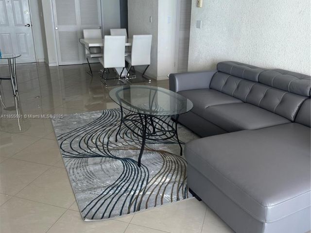 1-bedroom condo for rent in Hollywood - 2501 S Ocean Dr 1538 - MondialRealty