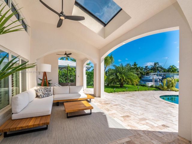 Home for rent at 2118 NE 15th St - photo 7482260