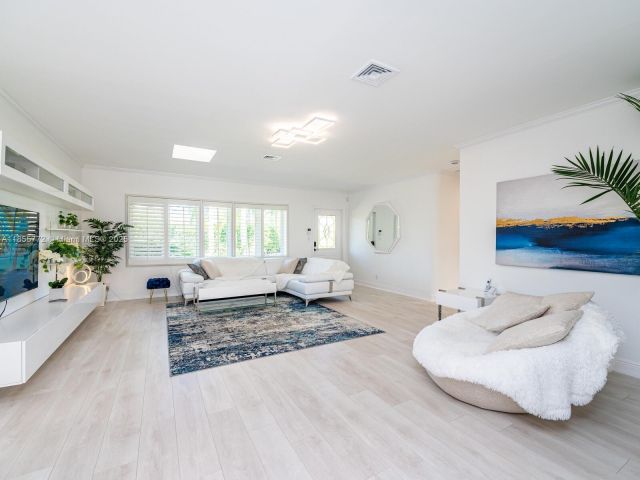 Home for rent at 2118 NE 15th St - photo 7482268