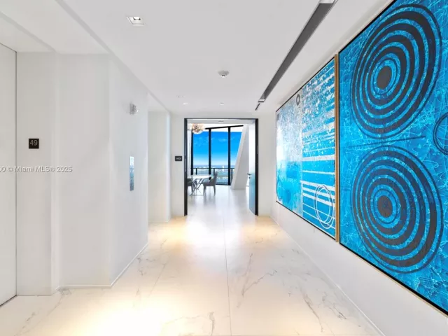 4-bedroom condo for rent in Miami - 1000 Biscayne Blvd 4901 - MondialRealty