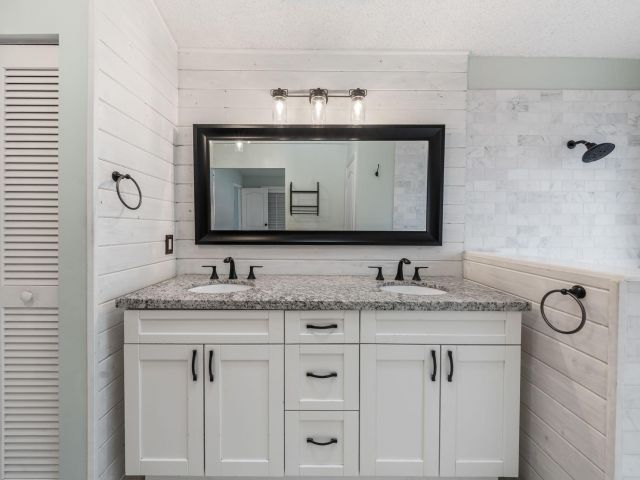 Home for sale at 9190 Heathridge Drive - photo 6399266