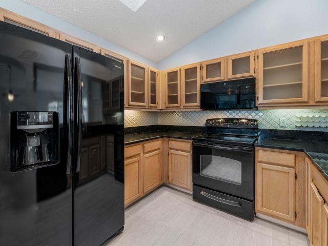 Home for sale at 9190 Heathridge Drive - photo 6399274