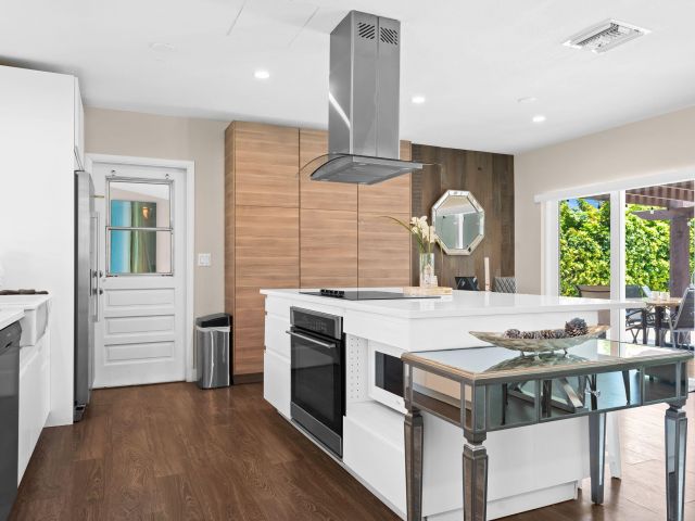 Home for rent at 942 SE 13th Avenue - photo 6453334