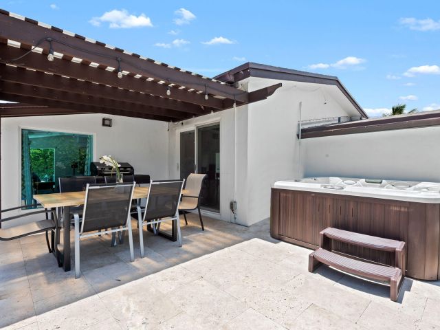 Home for rent at 942 SE 13th Avenue - photo 6453340