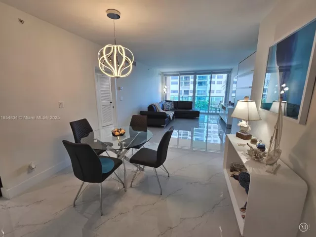 1-bedroom condo for rent in Hollywood - 2501 S Ocean Dr 307 (Ave. May 20 2026) - MondialRealty