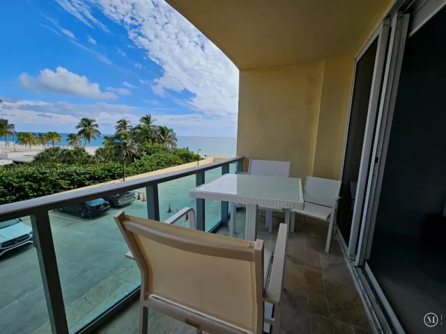 1-bedroom condo for rent in Hollywood - 2501 S Ocean Dr 307 (Ave. May 20 2026) - MondialRealty