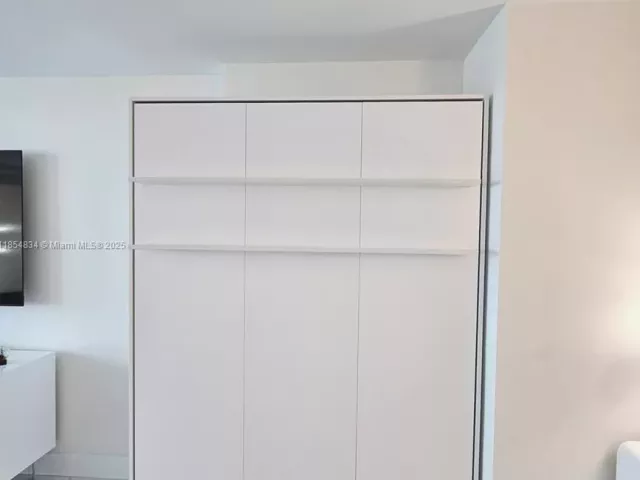 1-bedroom condo for rent in Hollywood - 2501 S Ocean Dr 307 (Ave. May 20 2026) - MondialRealty